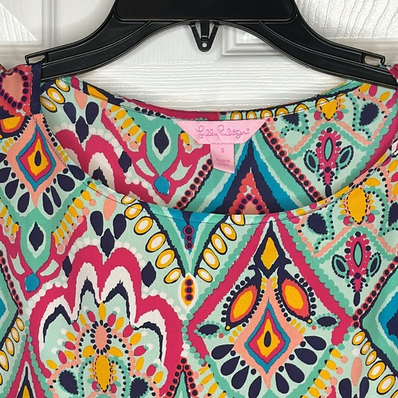 Lily Pulitzer Boxy Cold Shoulder Blouse size Small - Picture 3 of 3